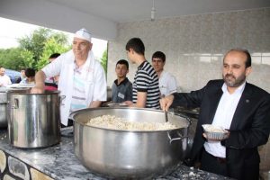 İmam Hatip mezunları pilav g&uuml;n&uuml;nde buluştu