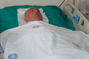 G&ouml;zlerini a&ccedil;arsa kapatamayabilir