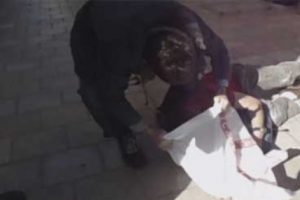 Amerikan askerinin başına &ccedil;uval ge&ccedil;irdiler