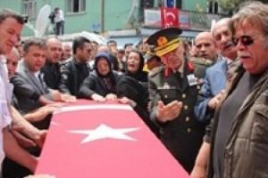Şehit Teğmeni binlerce kişi uğurladı