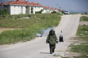 İneg&ouml;l'de ş&uuml;pheli bavul polisi alarma ge&ccedil;irdi