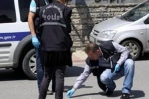 G&uuml;venlik&ccedil;iye okul &ouml;n&uuml;nde kurşun