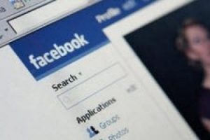 5 dolara Facebook'tan kız arkadaş kiralıyor