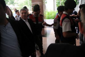 Aziz Yıldırım hastaneye sevk edildi