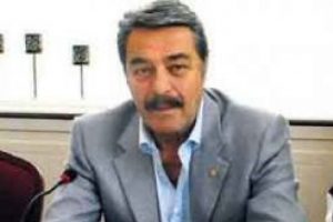 Kadir İnanır trafik kazası ge&ccedil;irdi