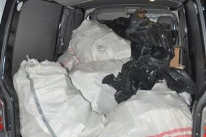 İneg&ouml;l'de 10 bin paket ka&ccedil;ak sigara ele ge&ccedil;irildi