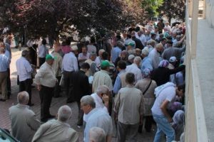 Kurada ismi &ccedil;ıkanlar m&uuml;ft&uuml;l&uuml;ğe akın etti