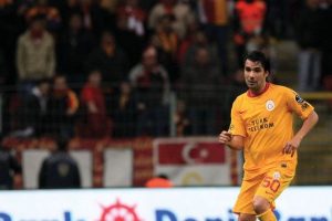 Porsche'nin sahibi &uuml;nl&uuml; futbolcu!