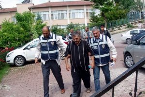 Bilecik'te &ccedil;aldılar Bursa'da yakalandılar