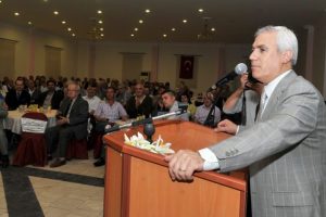 Bozbey, Yenişehir &ouml;rg&uuml;t&uuml;ne konuk oldu
