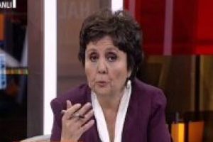 Ayşenur Arslan'dan s&uuml;rpriz veda