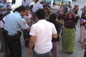 Pompalı t&uuml;fekli kavgayı polis b&ouml;yle ayırdı