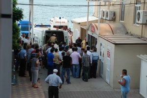 Piknik sonrası deniz hayatına mal oldu