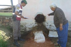 Hırsızları lastik izi yakalattı