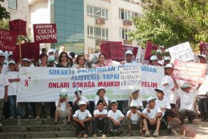 Bursalı &ccedil;ocuklar &ccedil;alışmak istemiyor