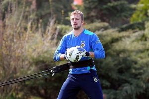 Mert 3 yıl daha Fener'de