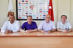 İneg&ouml;lspor 3 oyuncusuyla nikah tazeledi