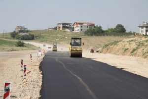 Yeni İneg&ouml;l yolu asfaltlanıyor