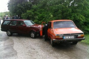 Harmancık'ta iki otomobil &ccedil;arpıştı