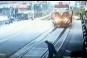 Tren istasyonunda inanılmaz olay