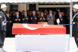 Aynayı dışarıya tutmalıyız
