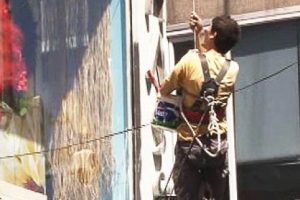 Ekmek sepetinin i&ccedil;inde &ouml;l&uuml;mle burun buruna