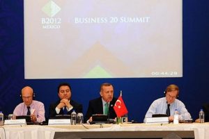 Başbakan d&uuml;nyaya 2023 hedeflerini anlattı