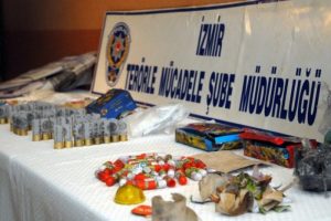 İzmir'de her yerden bomba &ccedil;ıkıyor