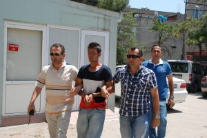 3 evin kilitlerini kıran hırsıza su&ccedil;&uuml;st&uuml;
