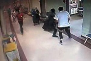 Sağlık &ccedil;alışanına dayak!