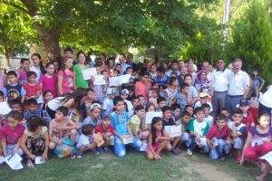 Karnesini getirene kitap hediye