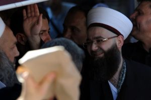 Aylık geliri 10 bin lira