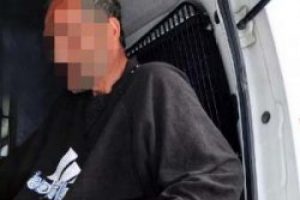 Kediyi &ouml;ld&uuml;ren caninin savunması