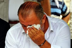 Fatih Terim g&ouml;zyaşlarını tutamadı
