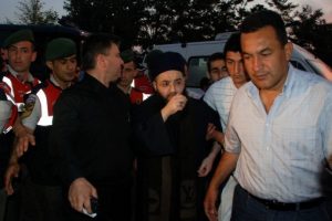 "Karag&uuml;mr&uuml;k &ccedil;etesi" davasında 2 tahliye