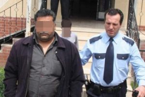 &Ouml;ğretmeni darp etmekle su&ccedil;lanan veliye tahliye