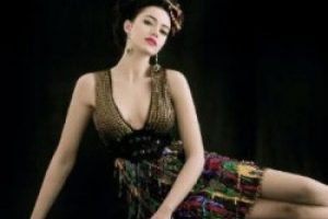 Fahriye Evcen &uuml;nl&uuml; playboyla yakalandı