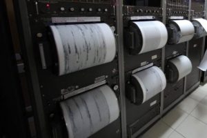 &Ccedil;in'de 5.7 b&uuml;y&uuml;kl&uuml;ğ&uuml;nde deprem