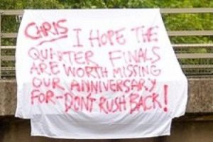 EURO 2012'yi eşine tercih etti