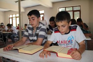 Yaş sınırı kalktı, camiler &ccedil;ocuklarla doldu