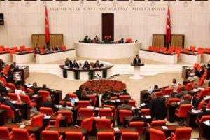 Milletvekili partisinden ihra&ccedil; edildi