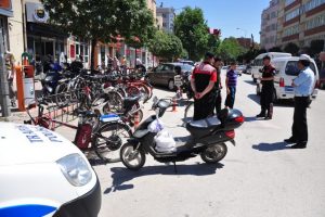 Motosiklet s&uuml;r&uuml;c&uuml;lerine ceza yağdı