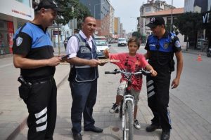 Kurallara uyanlara şeker, uymayanlara ceza