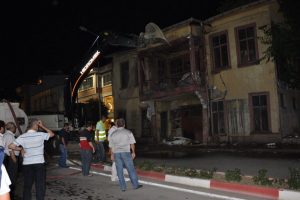 Tarihi binaya gece yarısı operasyonu