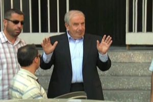 Kemal G&uuml;r&uuml;z eşine veda etti
