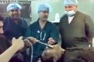 Adamın midesinden İngiliz anahtarı &ccedil;ıktı