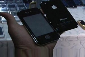 Apple &uuml;retmeden T&uuml;rkiye'de satışa &ccedil;ıktı