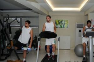 Bursasporlu futbolcular turp gibi &ccedil;ıktı