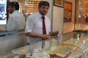 Altınları bulana yarısını verecek!