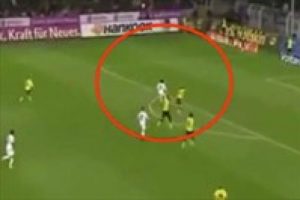 Gurbet&ccedil;i futbolcudan harika gol